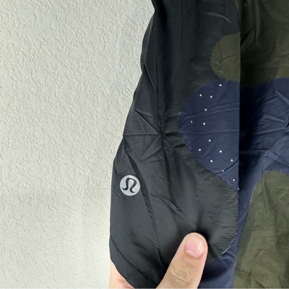 Lululemon Dark Blue Green Athletic Athleisure Lightweight Patch Game Shorts 4 - Picture 4 of 7